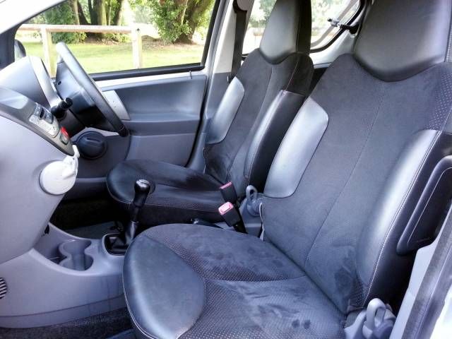 2009 TOYOTA AYGO 1.0 VVT-i Platinum image 6