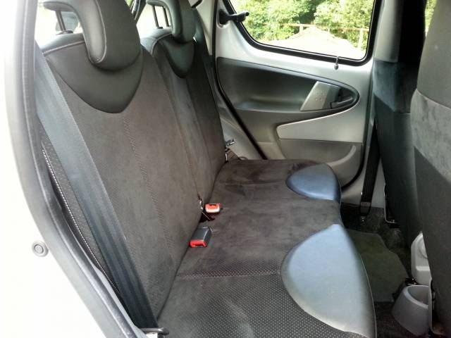 2009 TOYOTA AYGO 1.0 VVT-i Platinum image 7