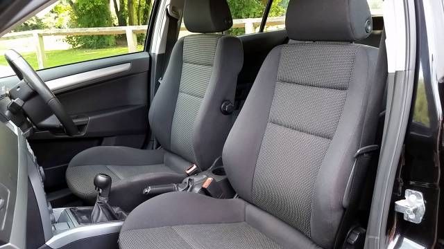 2007 VAUXHALL ASTRA 1.4i 16V SXi image 6