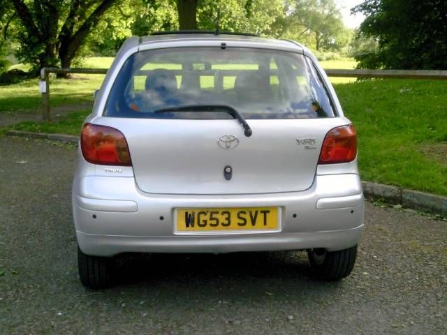 2004 TOYOTA YARIS 1.3 VVT-i T Spirit Auto image 3
