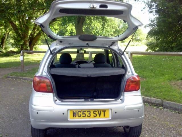2004 TOYOTA YARIS 1.3 VVT-i T Spirit Auto image 4