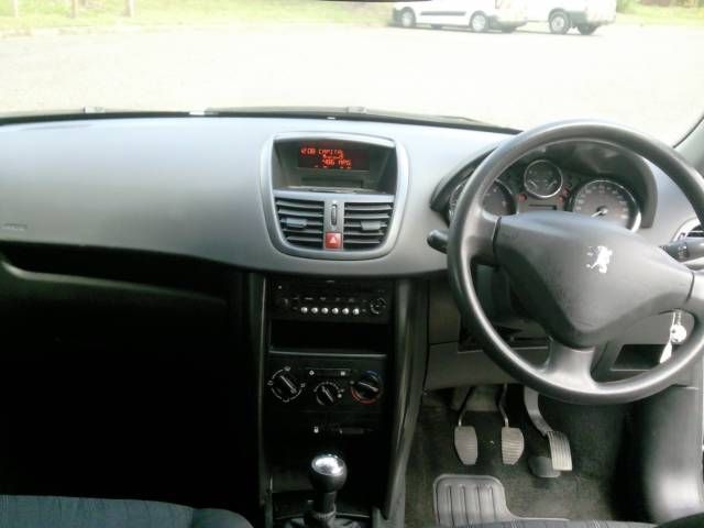 2008 PEUGEOT 207 1.4 HDi Urban image 5