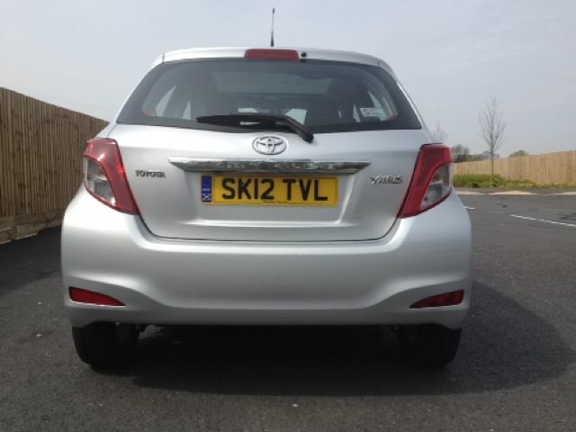 2012 TOYOTA YARIS 1.3 VVT-I T SPIRIT 5d image 4