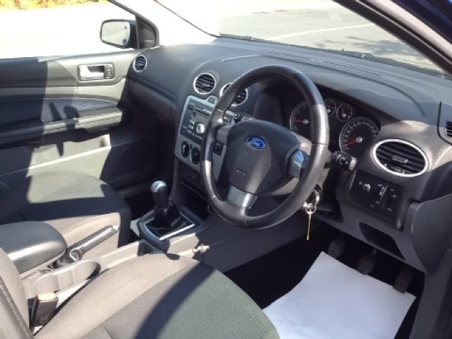 2006 FORD FOCUS 1.6 ZETEC CLIMATE 5d image 4