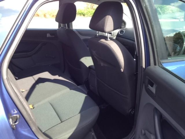 2006 FORD FOCUS 1.6 ZETEC CLIMATE 5d image 5