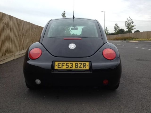 2004 VOLKSWAGEN BEETLE 8V image 3