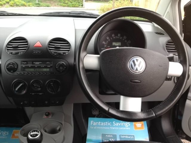 2004 VOLKSWAGEN BEETLE 8V image 6