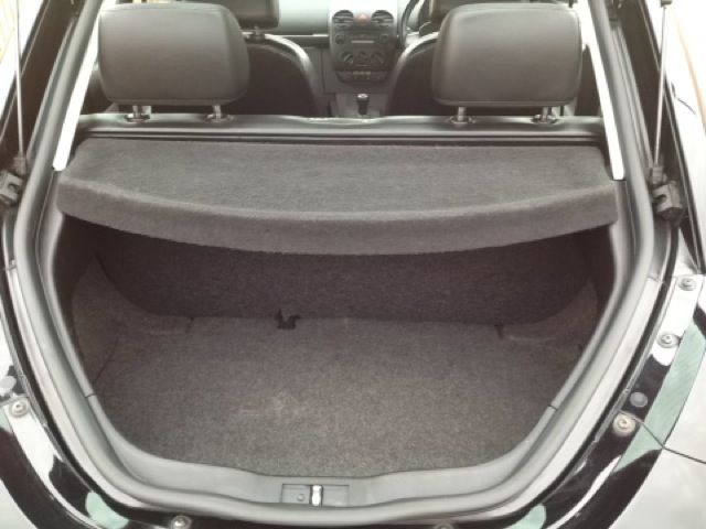 2004 VOLKSWAGEN BEETLE 8V image 7