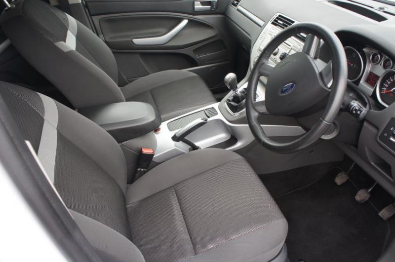 2012 FORD KUGA ZETEC TDCI 2WD image 6