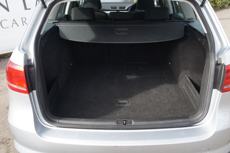 2012 VOLKSWAGEN PASSAT S TDI image 6