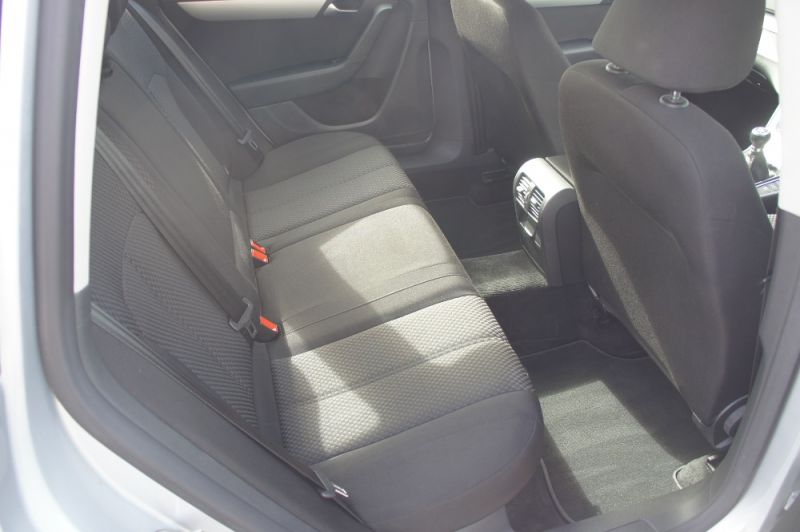 2012 VOLKSWAGEN PASSAT S TDI image 7