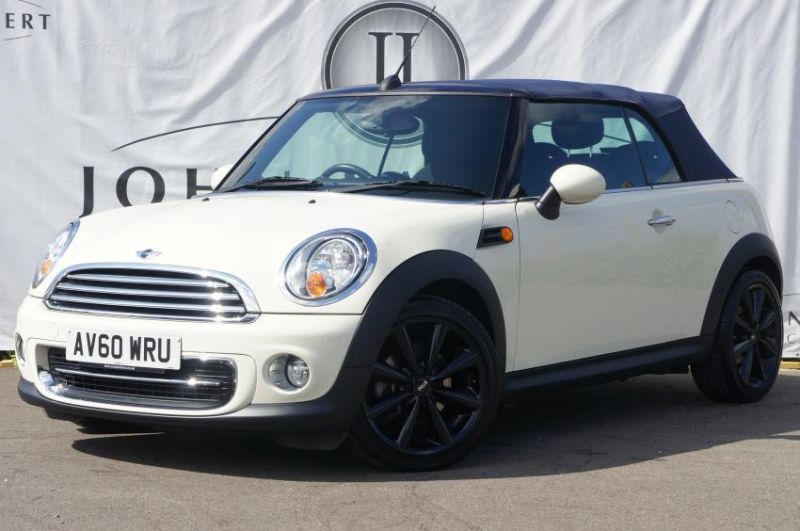 2010 MINI CONVERTIBLE COOPER image 1