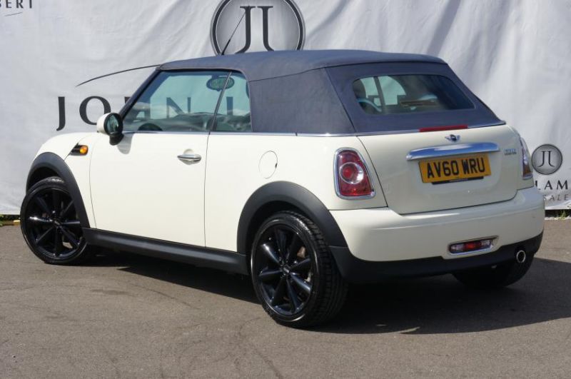2010 MINI CONVERTIBLE COOPER image 3