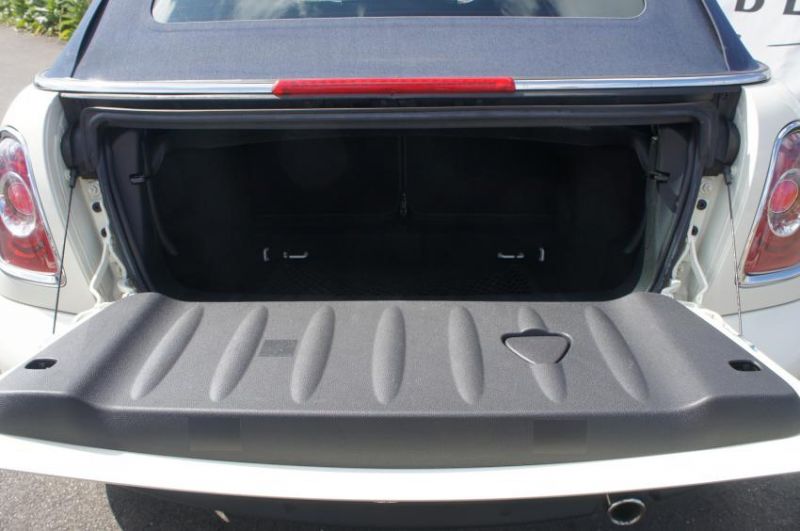 2010 MINI CONVERTIBLE COOPER image 6