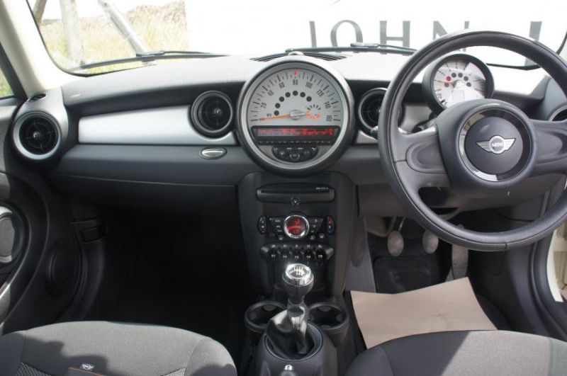 2012 MINI HATCH ONE image 4