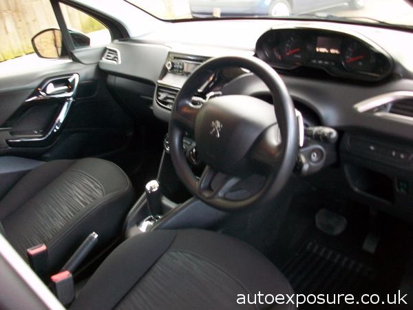 2013 Peugeot 208 1.4 e-HDi image 6