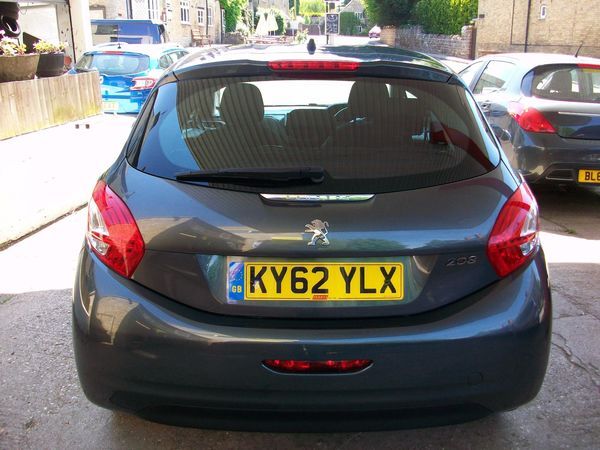 2012 Peugeot 208 1.2 VTi Active 3dr image 3