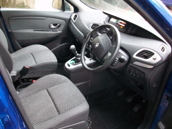2011 Renault Scenic 1.5 dCi 110 Expression 5dr image 4