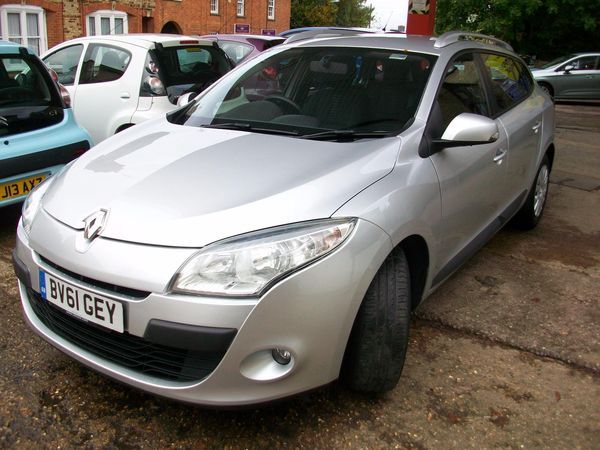 2011 Renault Megane Expression Dci 90 image 2