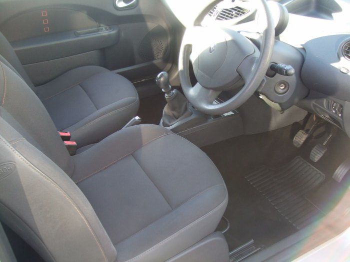 2010 Renault Twingo 1.2 Extreme 3dr image 4