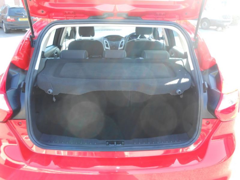 2012 Ford Focus 1.6 TDCi Zetec S 5dr image 5