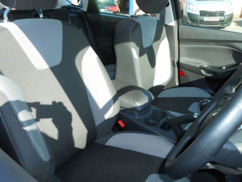 2012 Ford Focus 1.6 TDCi Zetec S 5dr image 6