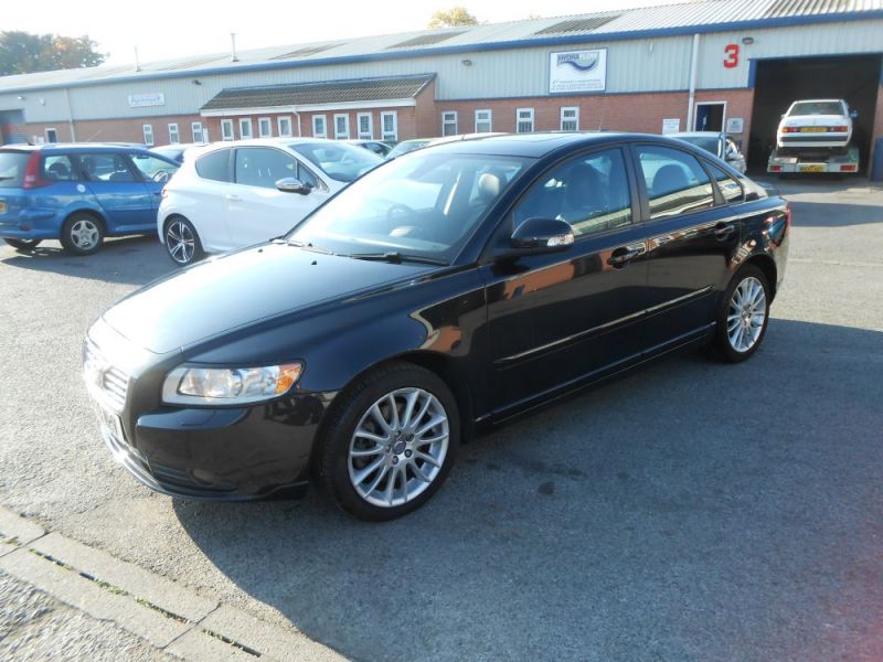 2009 Volvo S40 2.4 D5 SE Lux Geartronic 4dr image 2