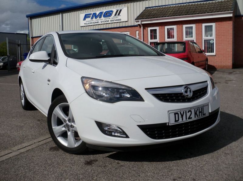 2012 Vauxhall ASTRA 1.6 SRI image 1