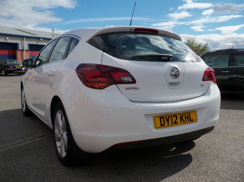 2012 Vauxhall ASTRA 1.6 SRI image 4