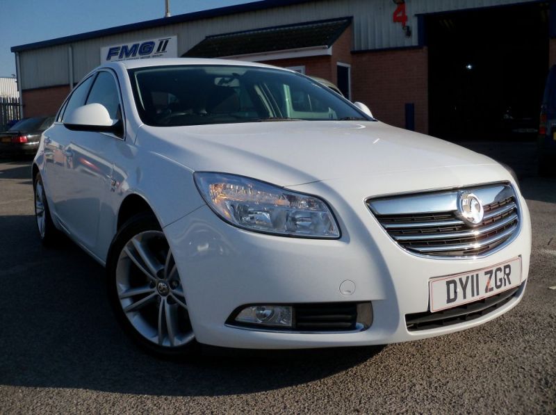 2011 Vauxhall Insignia 2.0 CDTi 16v SRi 5dr image 1