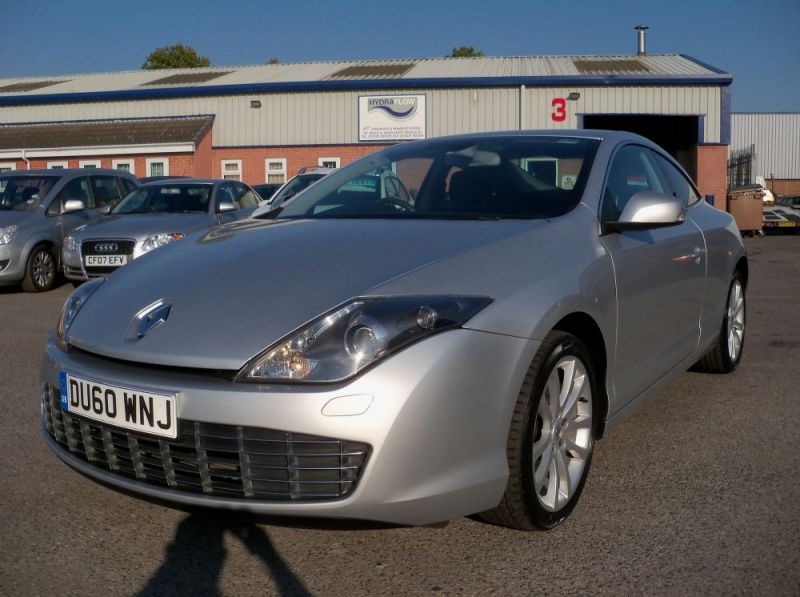 2010 Renault Laguna 2.0 dCi TomTom Edition 2dr image 2