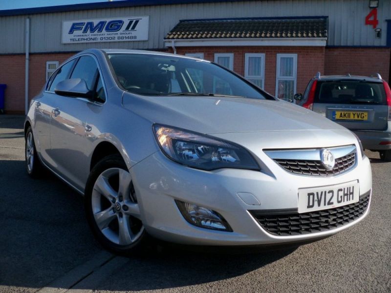 2012 Vauxhall Astra SRi Turbo image 1