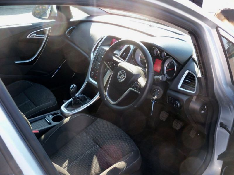 2012 Vauxhall Astra SRi Turbo image 5