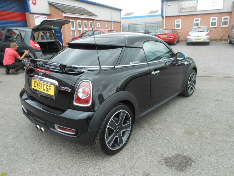 2011 MINI 1.6 Cooper S Chilli 2dr image 3