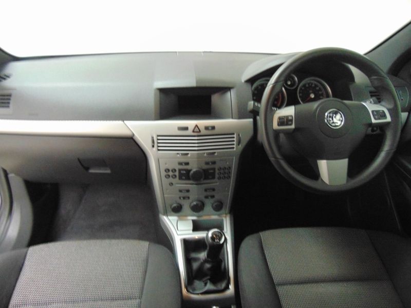 2010 Vauxhall Astra Sri image 7