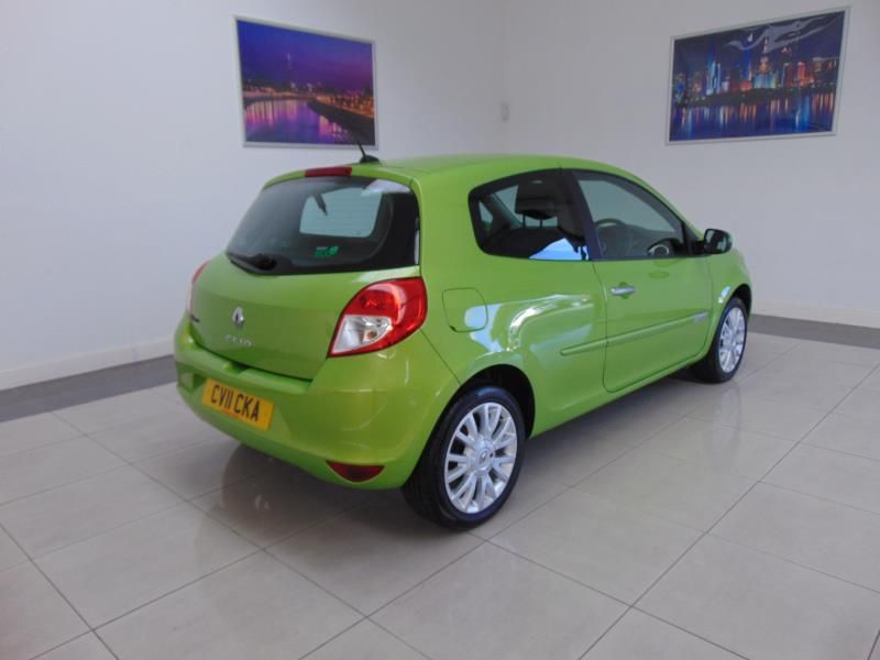 2011 Renault Clio Dynamique Tomtom 16V image 3