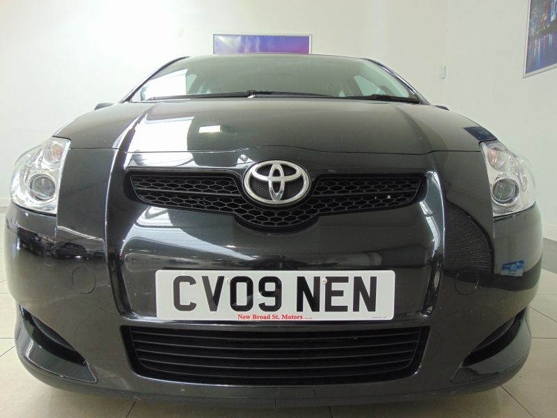 2009 Toyota Auris T3 D-4D Mmt image 2