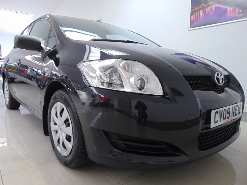 2009 Toyota Auris T3 D-4D Mmt image 3