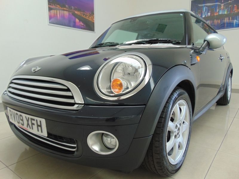 2009 Mini Cooper Clubman image 1