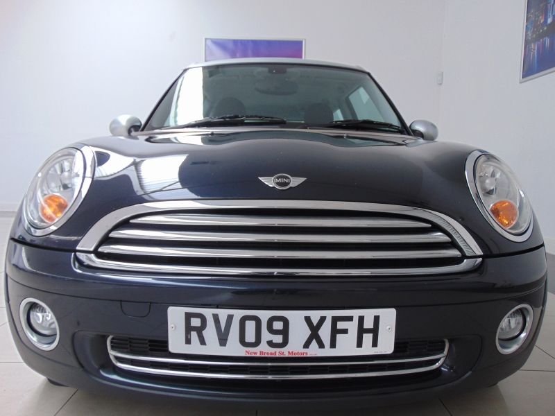 2009 Mini Cooper Clubman image 2