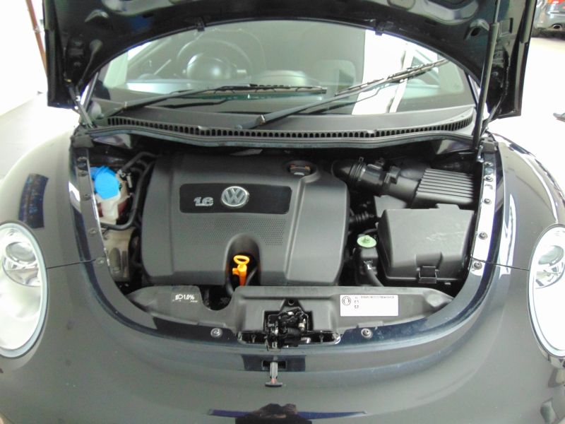2010 Volkswagen Beetle Luna 8V image 7