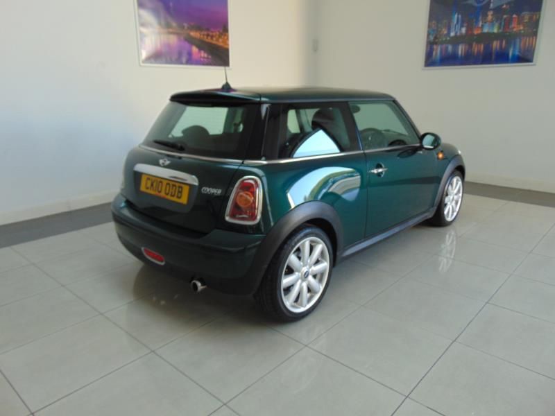 2010 Mini Hatch Cooper image 3