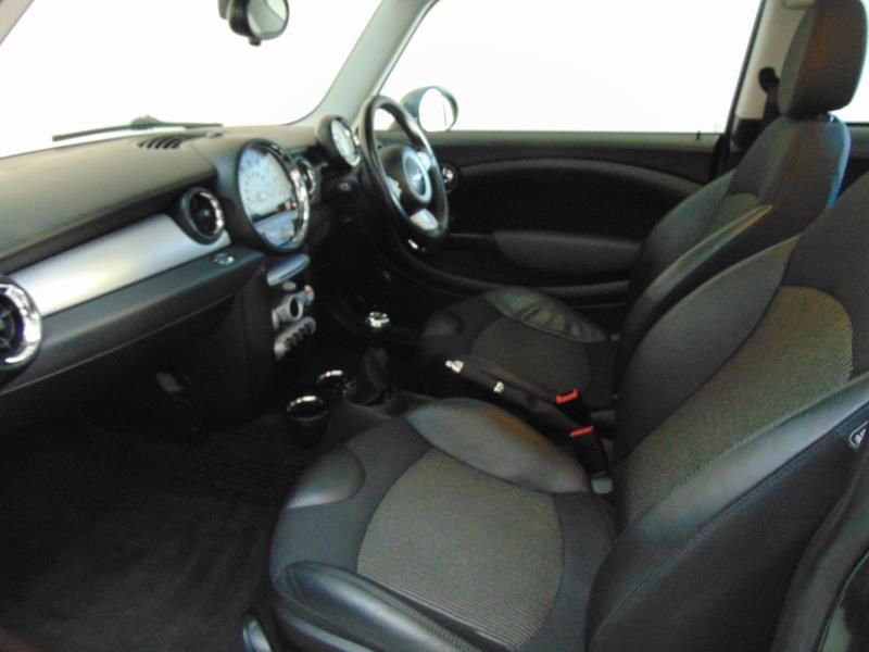 2010 Mini Hatch Cooper image 5