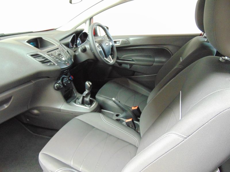 2014 Ford Fiesta Style image 4