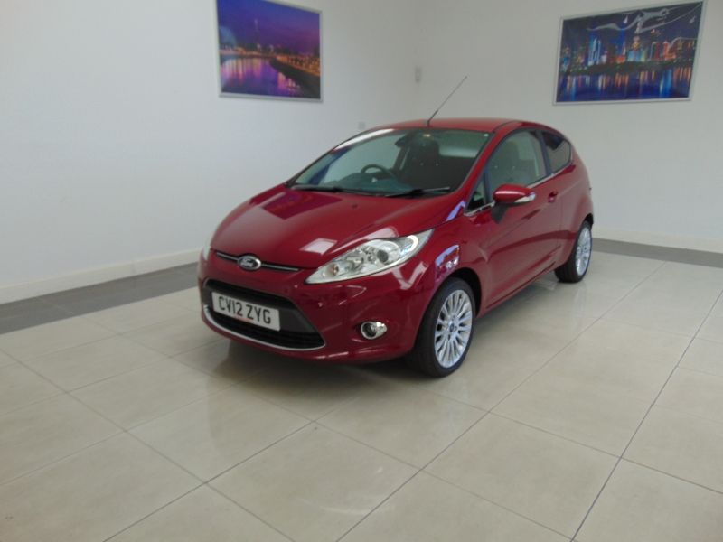 2012 Ford Fiesta Titanium image 1