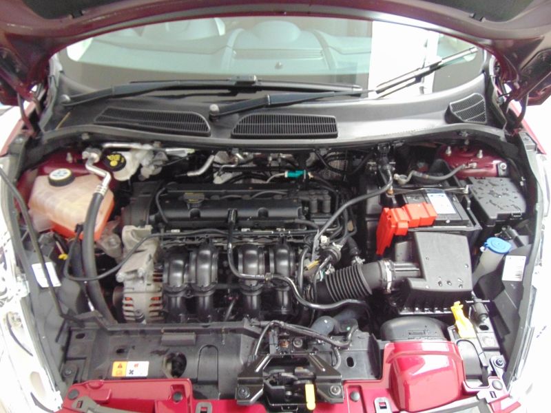 2012 Ford Fiesta Titanium image 8