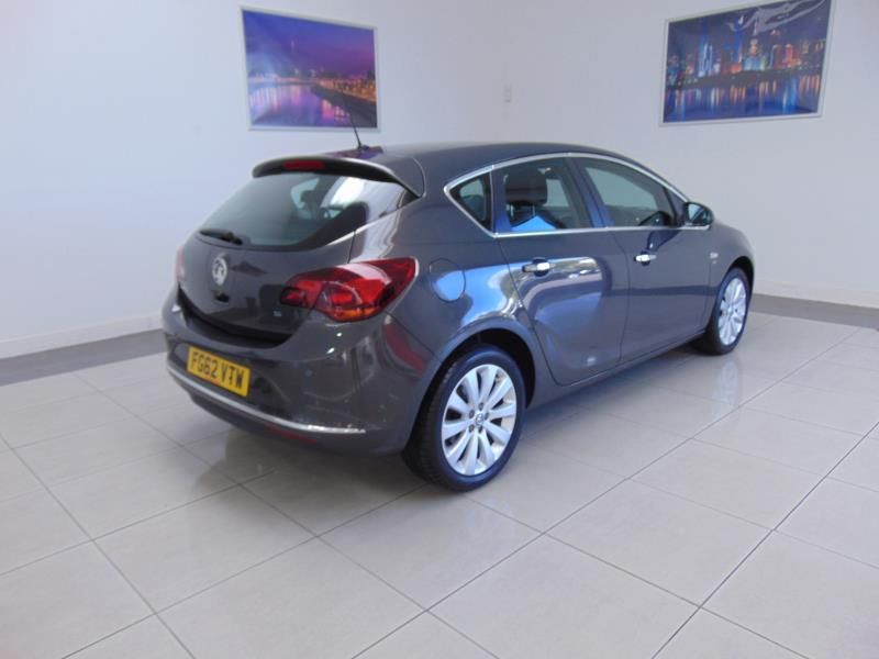2012 Vauxhall Astra Se image 3