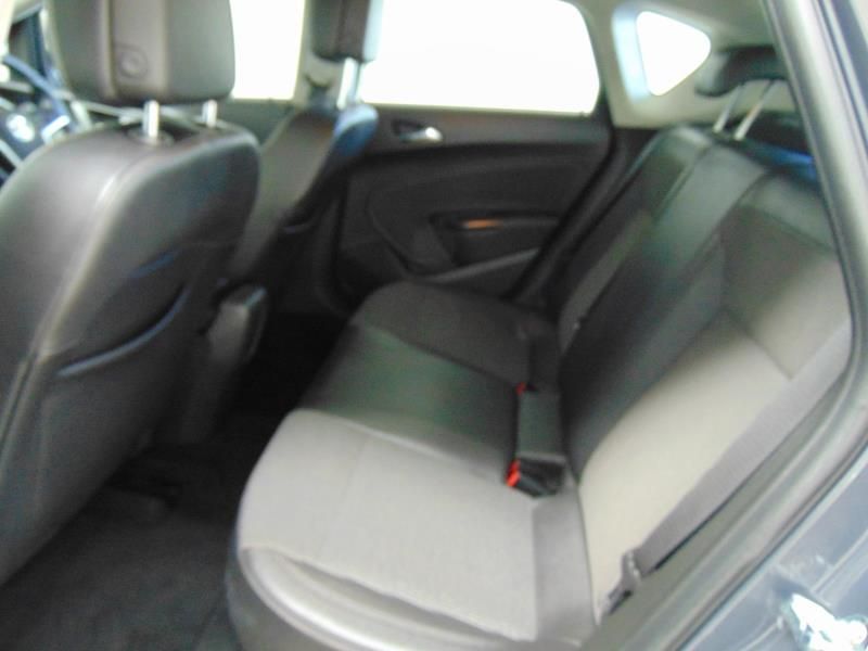 2012 Vauxhall Astra Se image 6