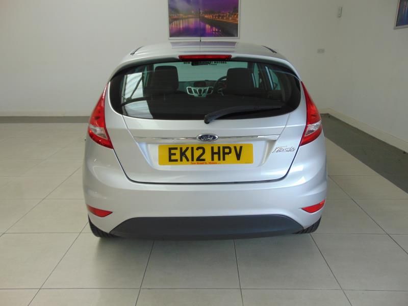 2012 Ford Fiesta Zetec Tdci image 4