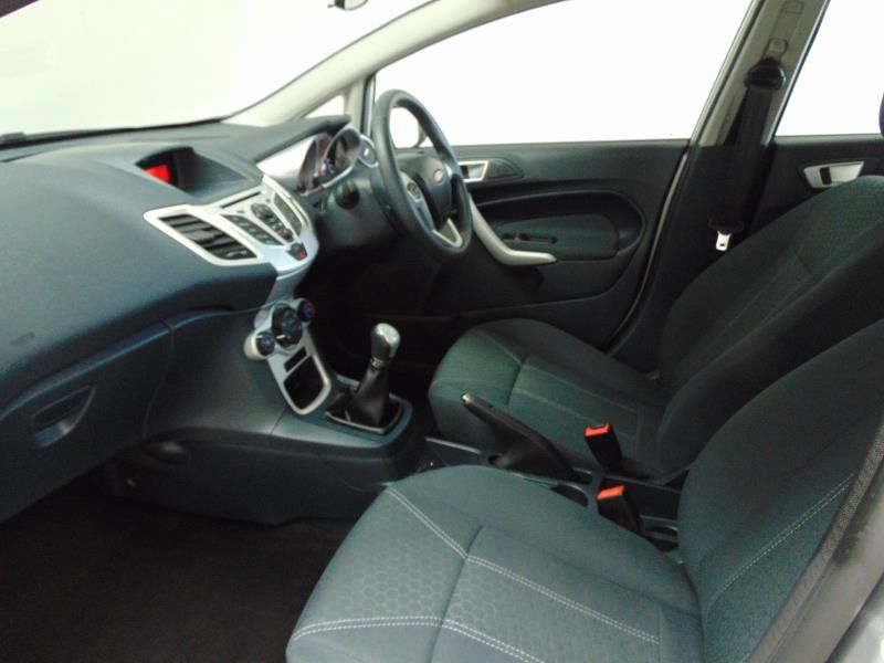 2012 Ford Fiesta Zetec Tdci image 5